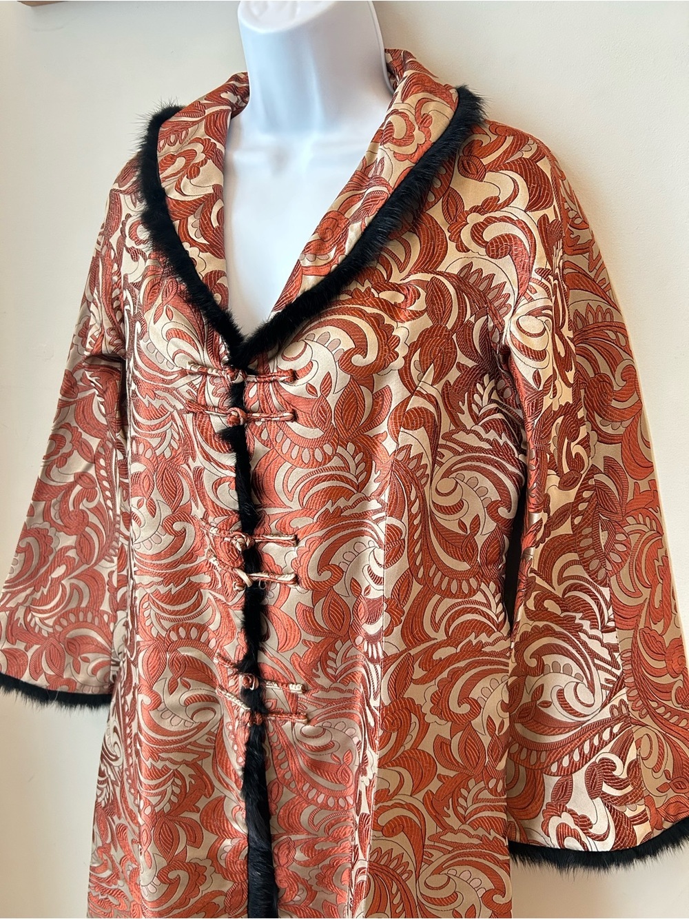 100% SILK Brocade Jacket Mandarin Collar Frog Closure Vintage Glam Statement